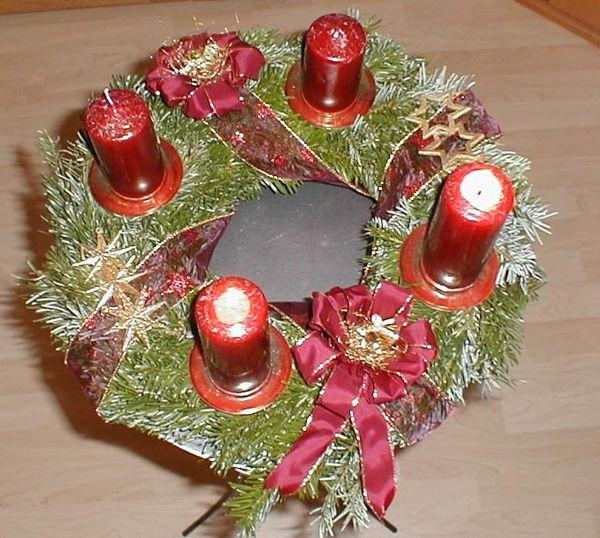 traditional christmas decorations candle centerpiece