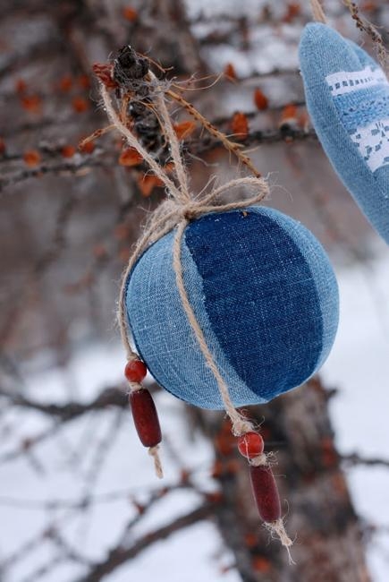 recycling old jeans christmas balls