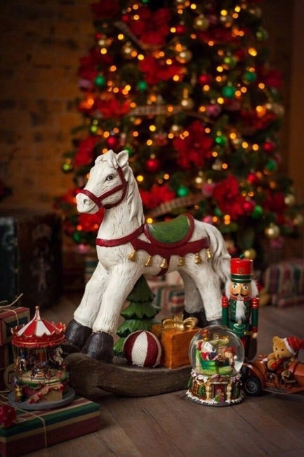 red horse winter holiday decorations