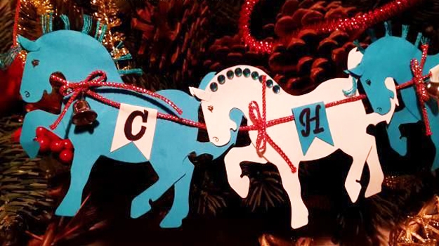 horse garland winter holiday decorations