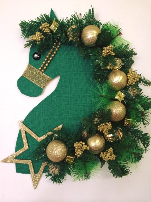 green horse winter holiday decorations