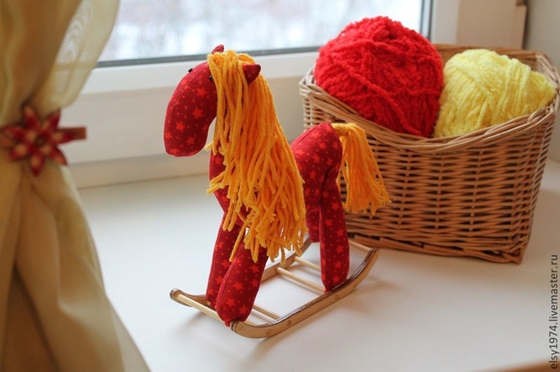 red horse winter holiday decorations