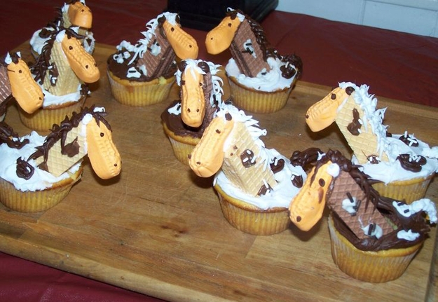 equestrian theme table centerpieces food decoration ideas