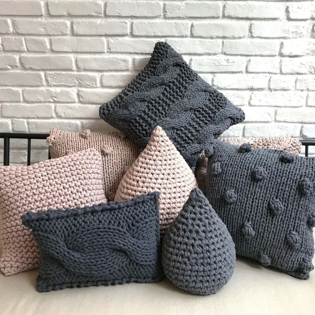 creative knitted pillow designs