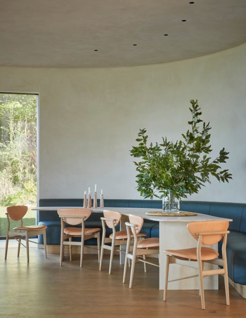 curvy dining furniture