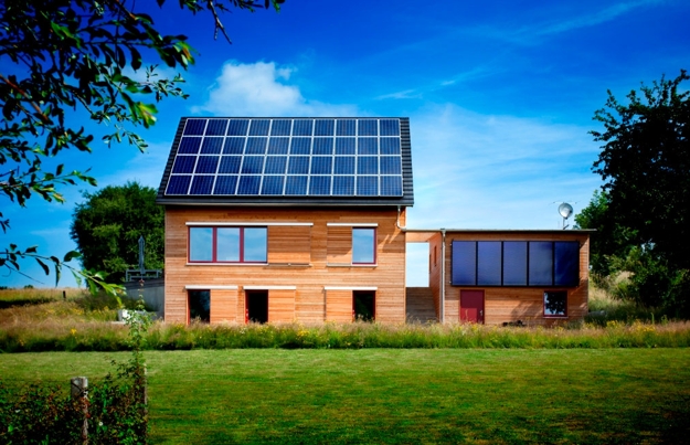 green architecture contemporary house exterior