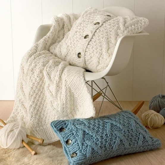 recycled crafts knitted pillow designs