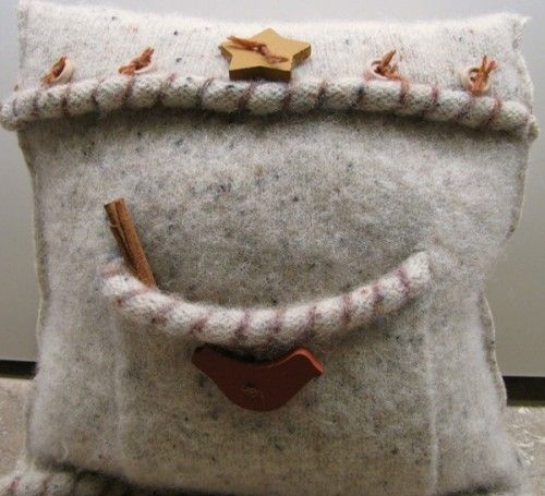 recycled crafts knitted pillow designs