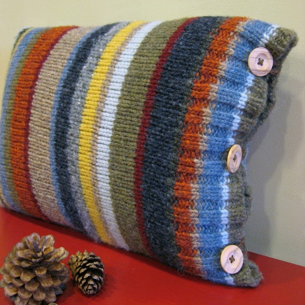 recycled crafts knitted pillow designs