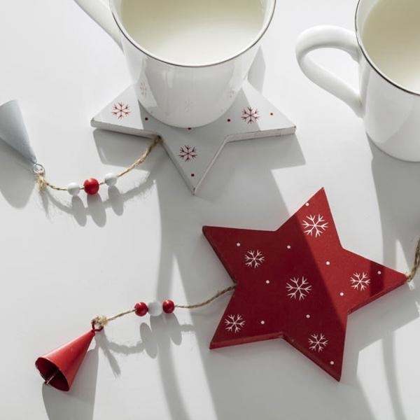 red accents classic christmas decorating ideas