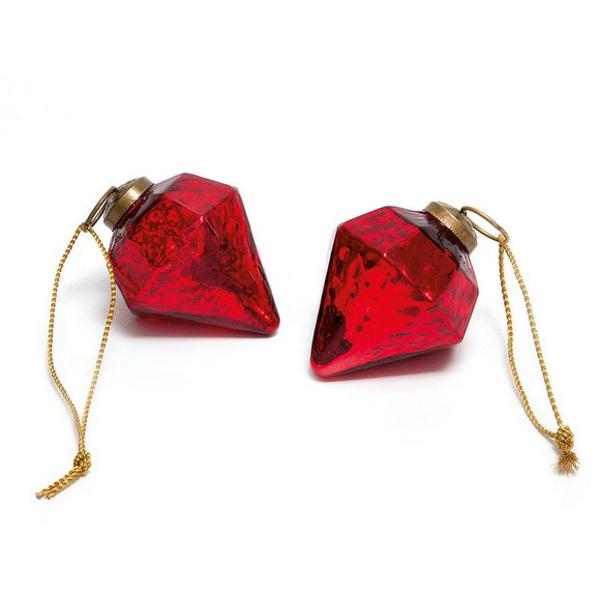 red accents classic christmas decorating ideas