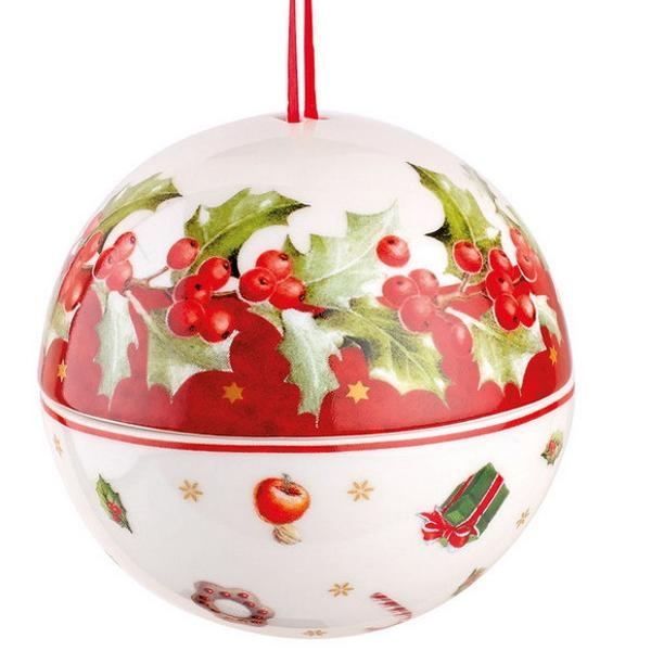 red accents classic christmas decorating ideas