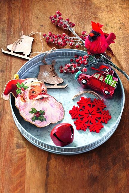 red accents classic christmas decorating ideas