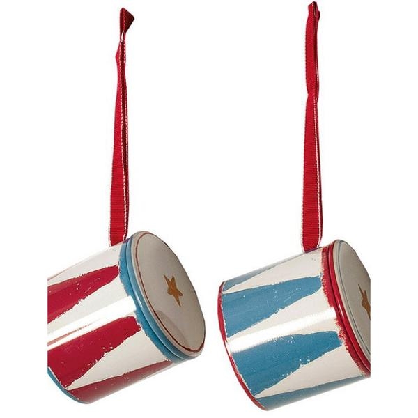 red accents classic christmas decorating ideas