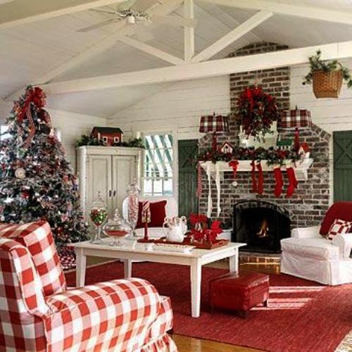 winter holiday home decorating ideas red green colors