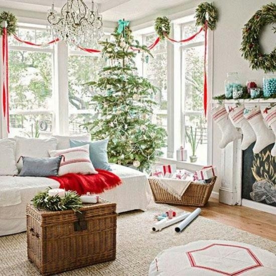 winter holiday home decorating ideas red green colors