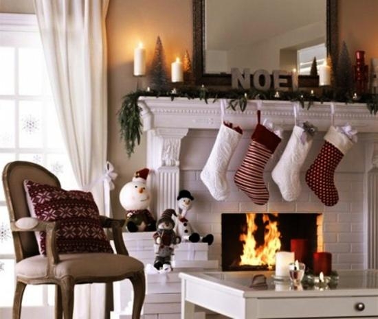 winter holiday home decorating ideas red green colors