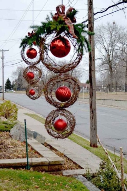 outdoor holiday decorations