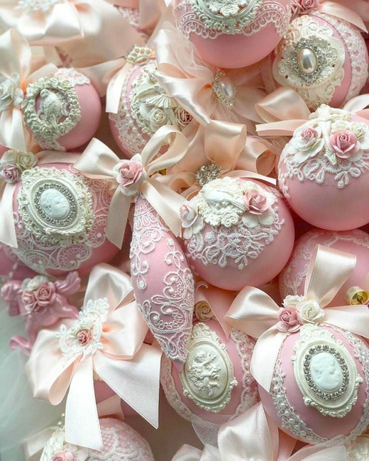 pink color winter holiday decor ideas