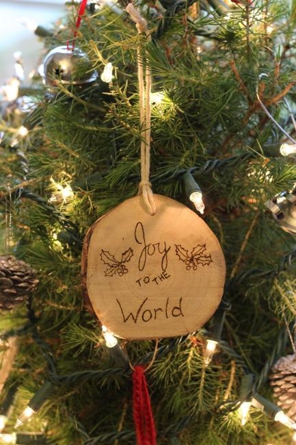 woodcraft winter holiday decorations