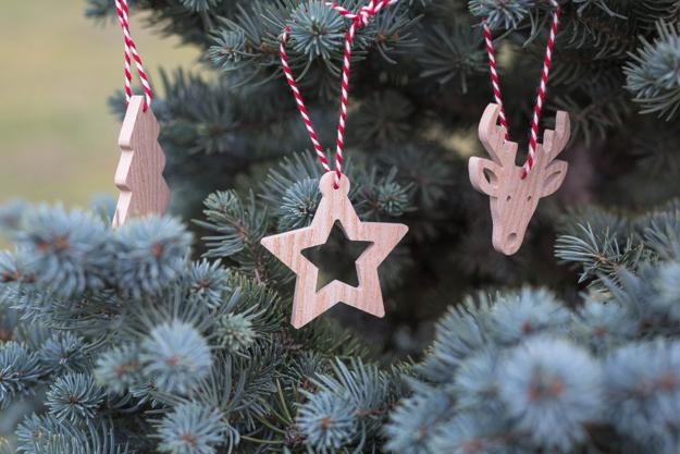 woodcraft winter holiday decorations