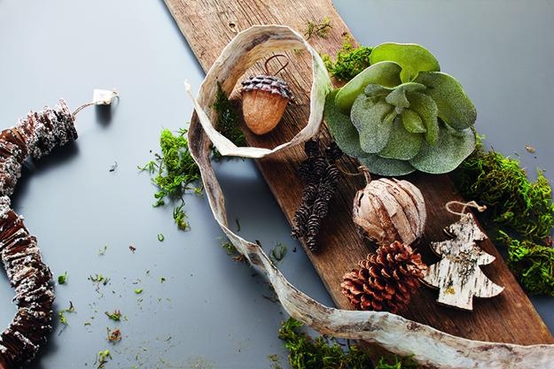 woodcraft winter holiday decorations