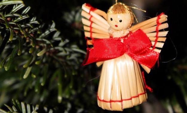 woodcraft winter holiday decorations