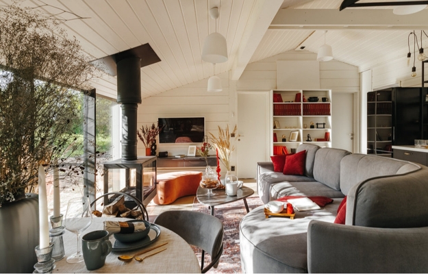 vibrant accents modern room decorating