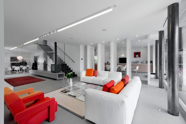 vibrant accents modern room decorating