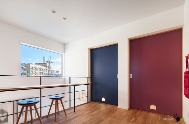 vibrant accents modern room decorating