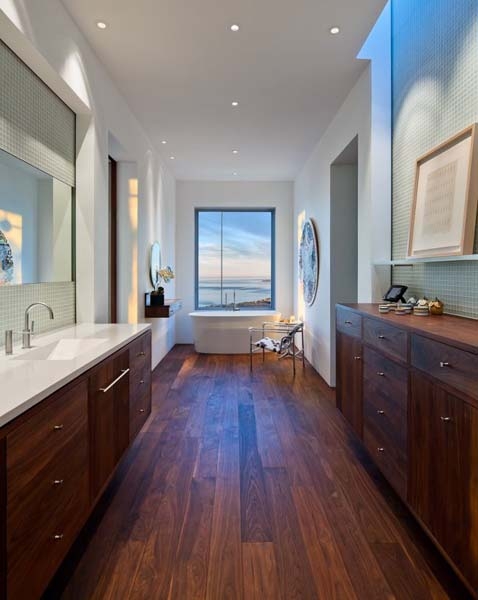contemporary small bathroom