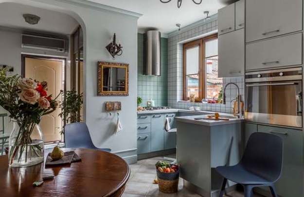 small kitchens storage organization