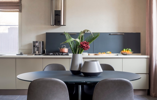 small kitchens storage organization