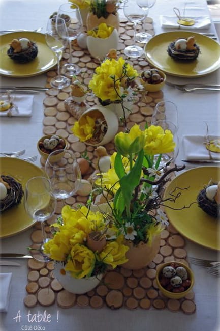 creative bright spring holiday table decorating