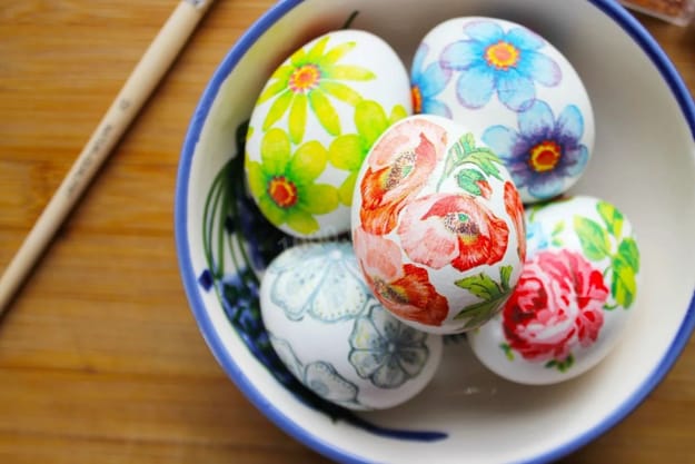 easter eggs decoupage decorating