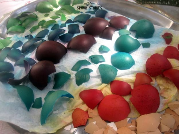 how to dye egg shell pieces