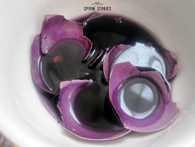 how to dye egg shell pieces