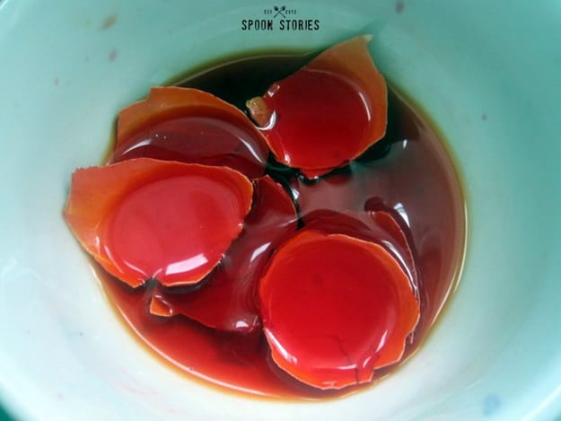 how to dye egg shell pieces