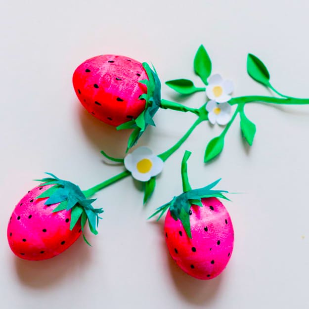 how make strawberry egg decorations