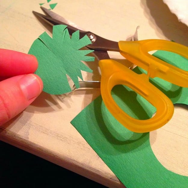 how make strawberry egg decorations