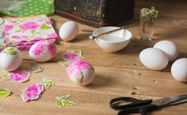 pink flowers craft eggs