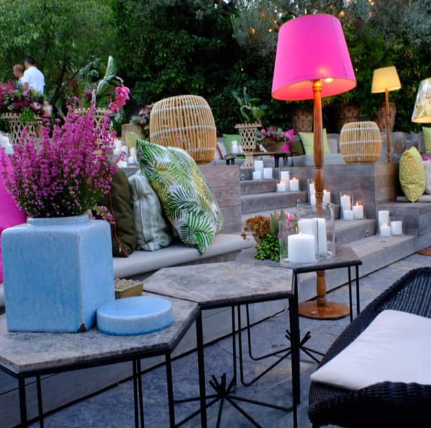 modern backyard lighting