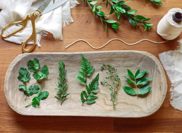 how to naturally dye egg creating leaf flower prints